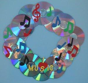 music-wreath-recycled-cds.jpg