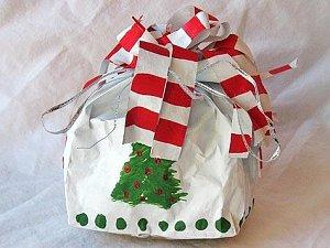 candy-cane-gift-bag-christmas-craft-photo-475x357-aformaro-01_476x357.jpg